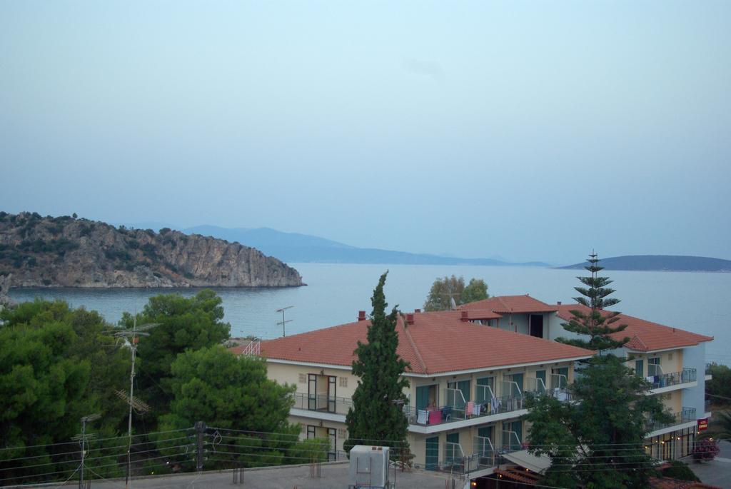 Ammos Tolo Hotel Екстериор снимка